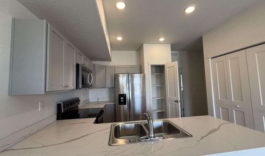 1752 RICHARD MARTIN Dr, Cheyenne, WY 82007 - 3 Beds, 2 Bath