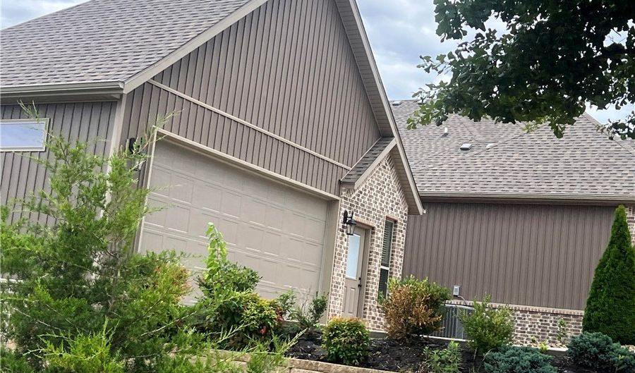 33 Ledbetter Ln, Bella Vista, AR 72715 - 4 Beds, 3 Bath