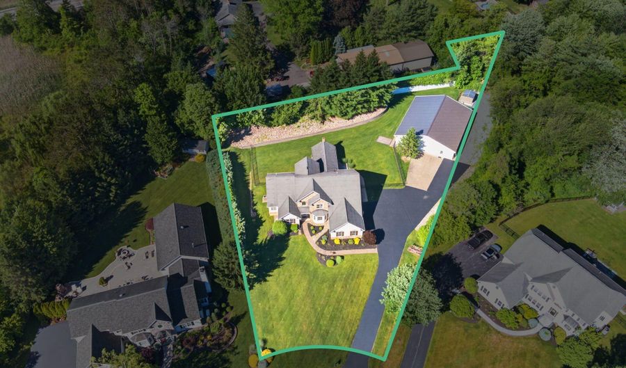 5 Normandy Sq, Guilderland, NY 12009 - 6 Beds, 5 Bath