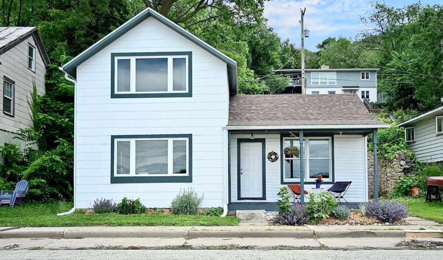 603 S Main St, Alma, WI 54610 - 2 Beds, 2 Bath