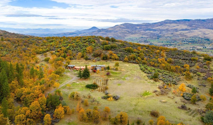 2026 Ashland Mine Rd, Ashland, OR 97520 - 6 Beds, 6 Bath