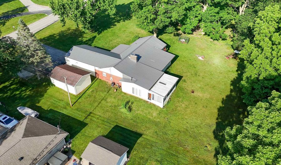 20 W 150 S, Angola, IN 46703 - 4 Beds, 3 Bath