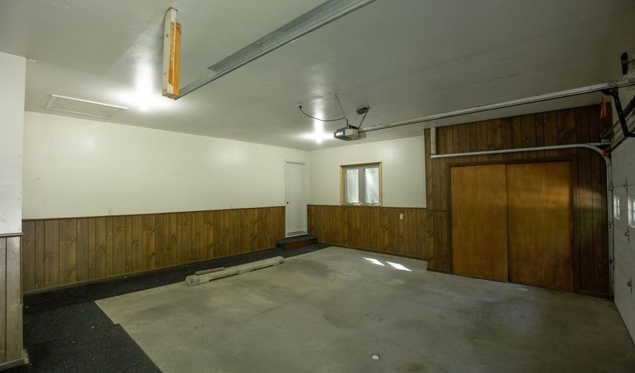 224 Wood Acres, Algona, IA 50511 - 4 Beds, 3 Bath