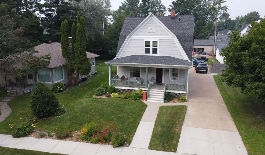 1114 5TH Ave, Antigo, WI 54409 - 3 Beds, 2 Bath