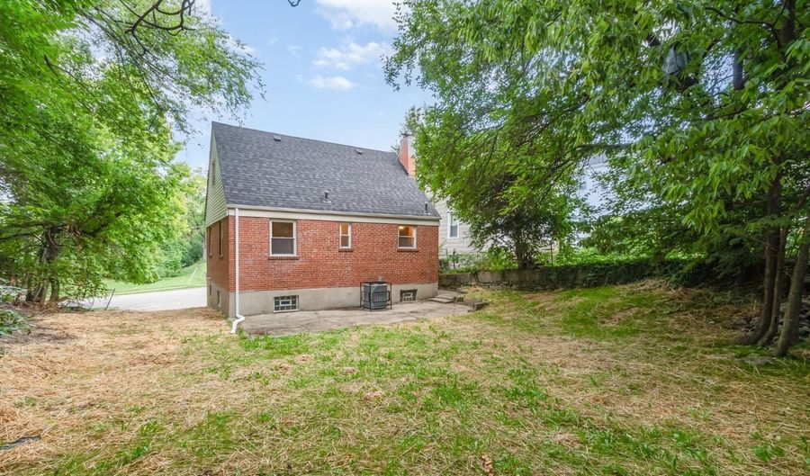802 Woodlawn Ave, Cincinnati, OH 45205 - 2 Beds, 2 Bath