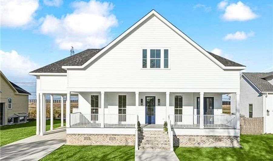 2221 BENJAMIN St, Arabi, LA 70032 - 4 Beds, 4 Bath