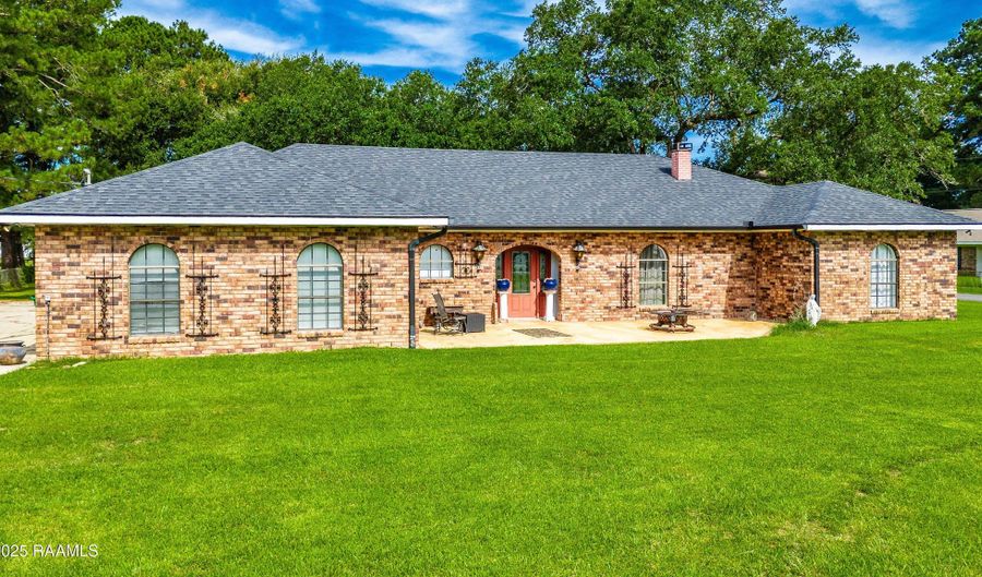 267 Olive St, Arnaudville, LA 70512 - 4 Beds, 3 Bath