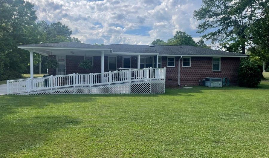 3661 Faust St, Bamberg, SC 29003 - 3 Beds, 2 Bath