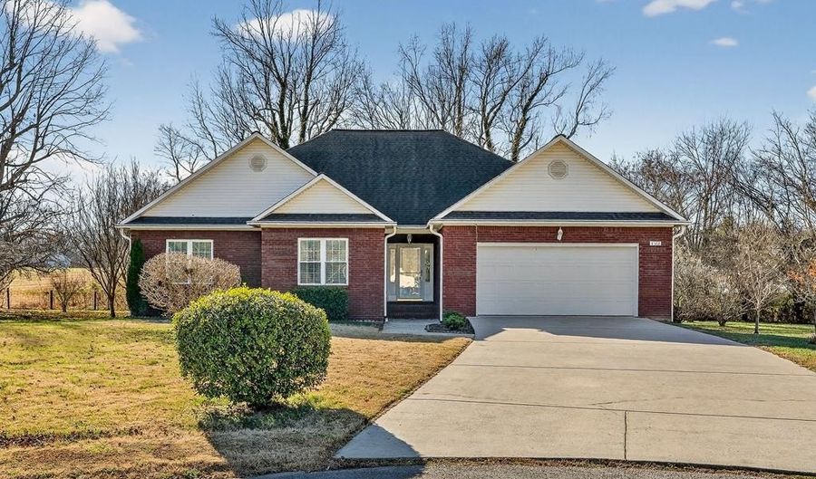 5568 Willow Oak Dr, Baxter, TN 38544 - 3 Beds, 2 Bath