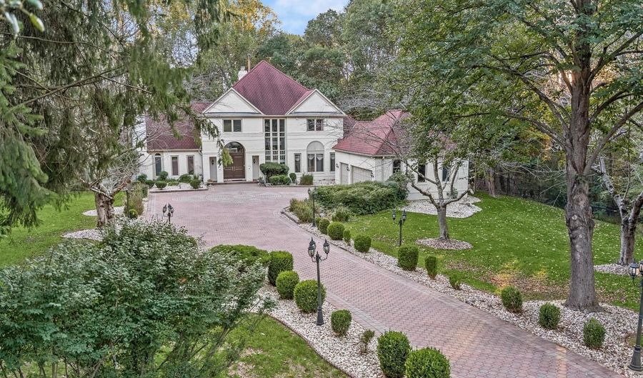 1 LAKE POTOMAC Ct, Potomac, MD 20854 - 6 Beds, 7 Bath