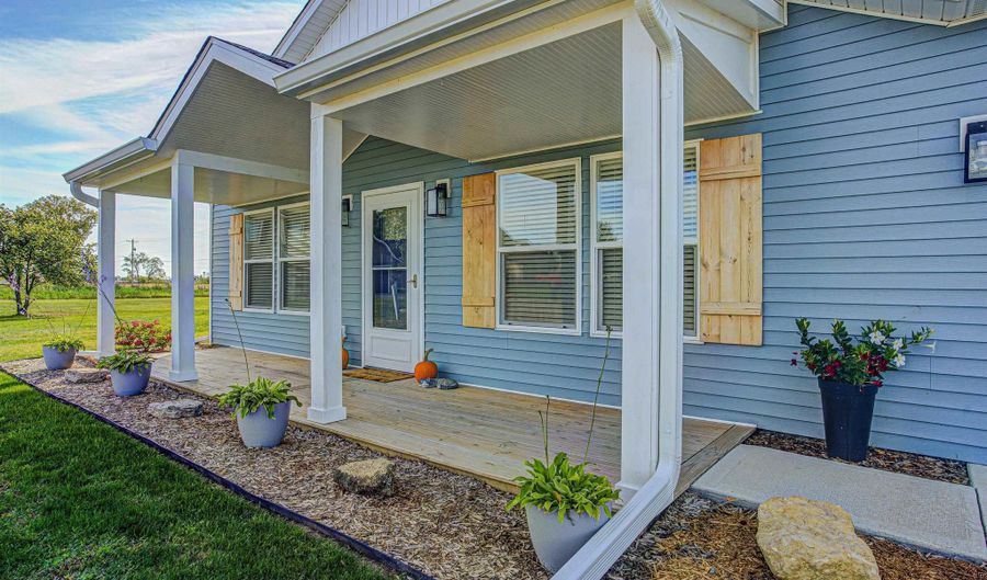 105 Sunburst Cir, Alexandria, IN 46001 - 3 Beds, 2 Bath