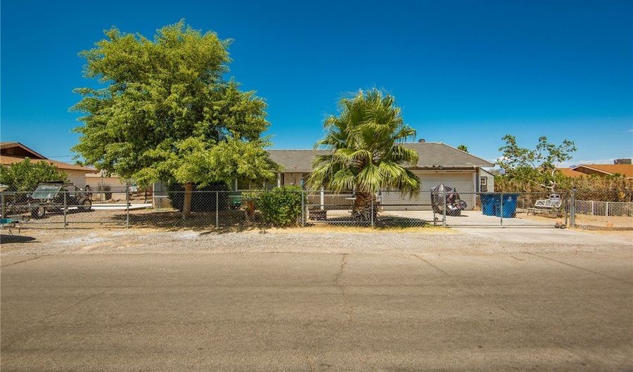 881 San Juan Cir, Bullhead City, AZ 86442 - 3 Beds, 2 Bath