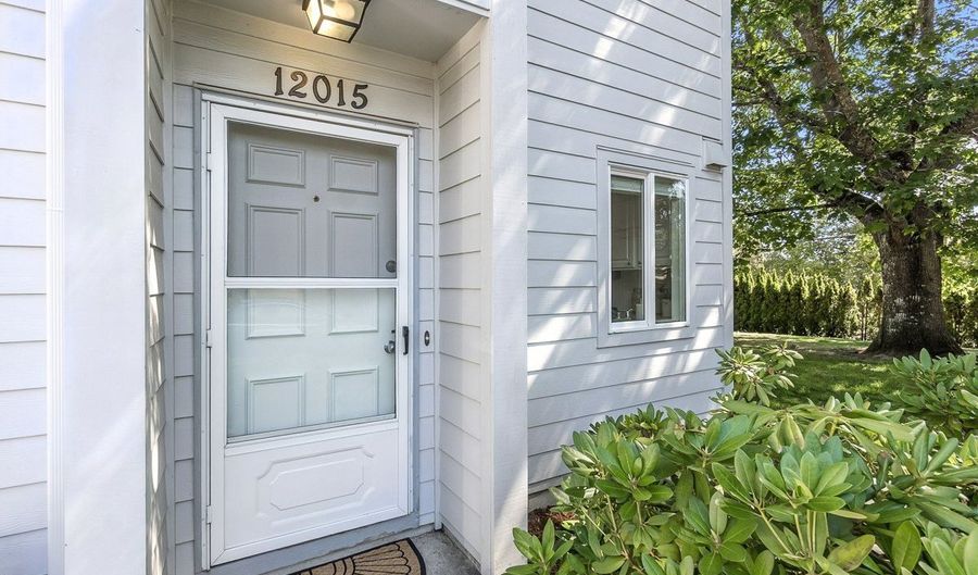 12015 SW SUSSEX St, Beaverton, OR 97008 - 2 Beds, 2 Bath