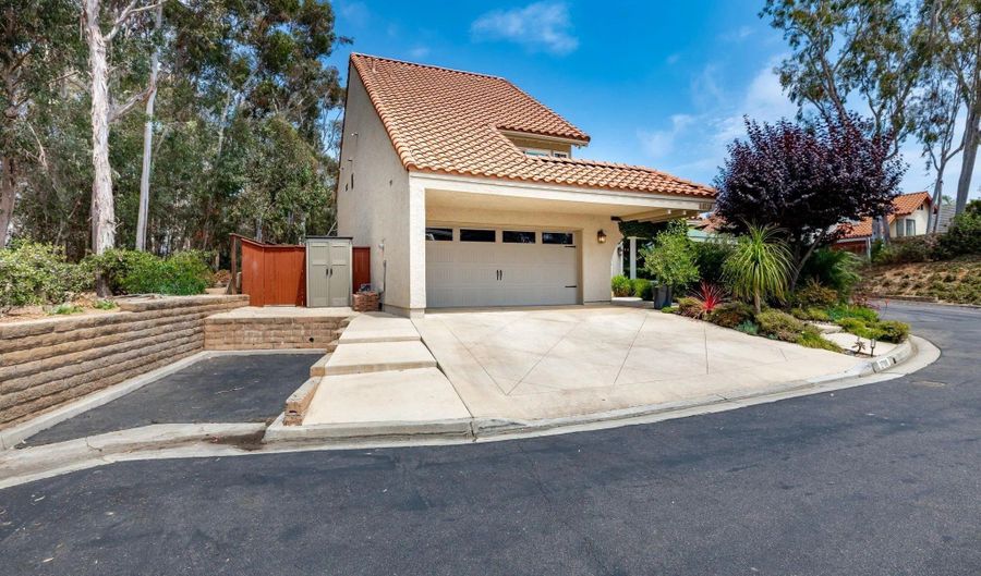 2708 Grove Ave, Carlsbad, CA 92008 - 4 Beds, 3 Bath