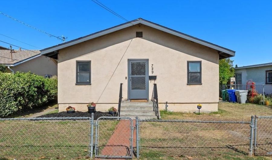 729 S 33rd St, San Diego, CA 92113 - 3 Beds, 2 Bath