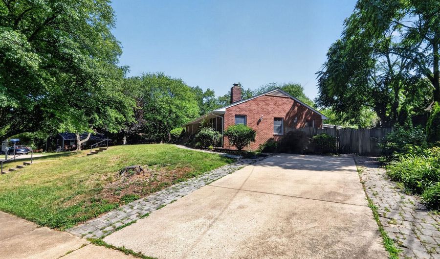 6101 TONTO Ct, Alexandria, VA 22312 - 3 Beds, 2 Bath