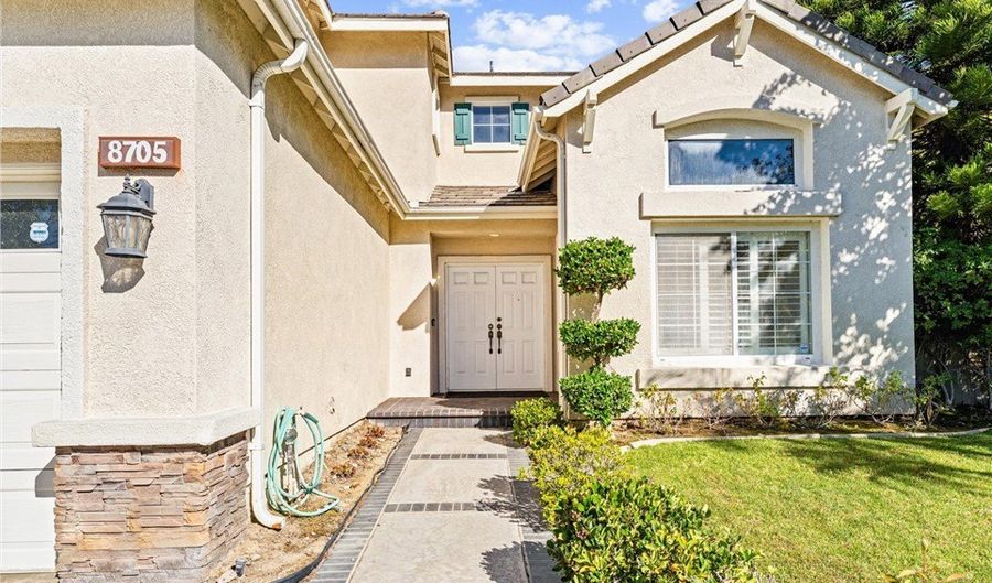 8705 E Running Spgs, Anaheim, CA 92808 - 4 Beds, 3 Bath