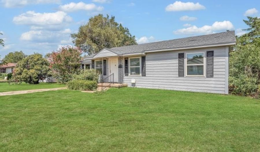 1217 E Cherry St, Altus, OK 73521 - 4 Beds, 2 Bath