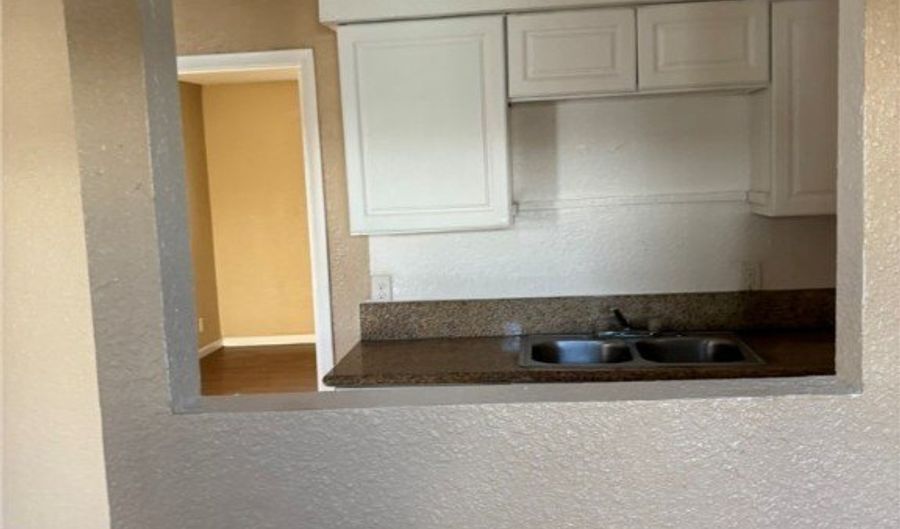 236 W Philadelphia Ave 3, Las Vegas, NV 89102 - 1 Beds, 1 Bath