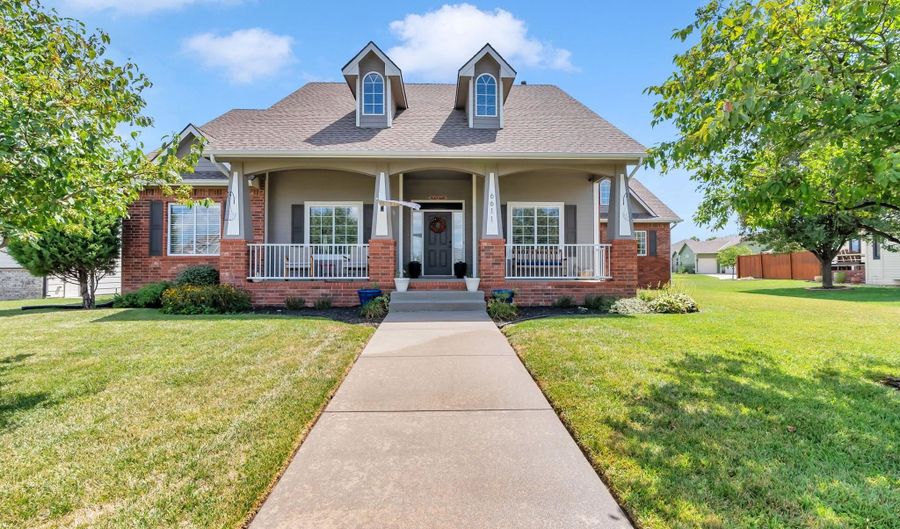 6611 E Central Park Ave, Bel Aire, KS 67226 - 5 Beds, 3 Bath