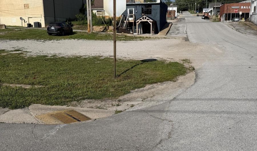 130 W Webster Ave, Ava, MO 65608 - 0 Beds, 0 Bath