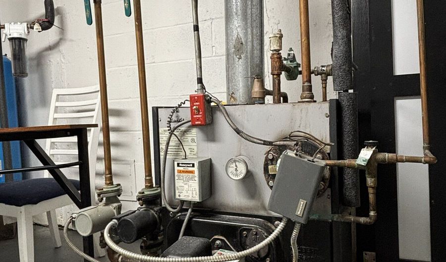 112 Ambler Rd, Bristol, CT 06010 - 4 Beds, 2 Bath