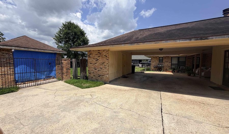 12423 King James Ave, Baton Rouge, LA 70810 - 4 Beds, 2 Bath