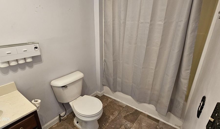 207 E 3rd St, Augusta, KY 41002 - 3 Beds, 2 Bath