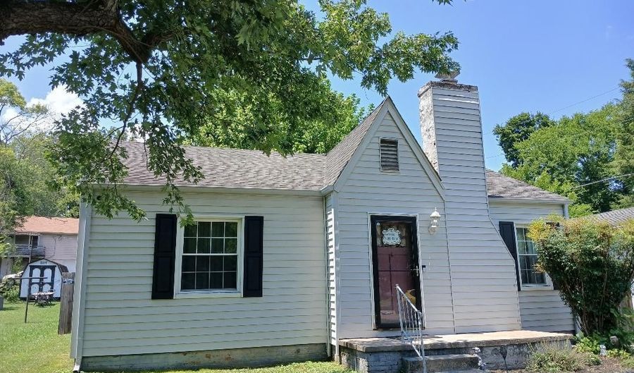 955 Poplar St, Alcoa, TN 37701 - 2 Beds, 1 Bath