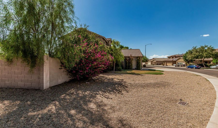 12815 W WELDON Ave, Avondale, AZ 85392 - 4 Beds, 3 Bath