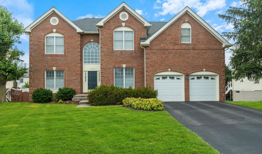 43540 LUCKETTS BRIDGE Cir, Ashburn, VA 20148 - 4 Beds, 5 Bath
