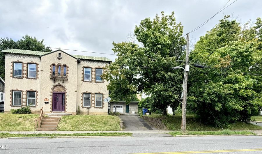 319 McCarty Ave, Albany, NY 12209 - 6 Beds, 2 Bath