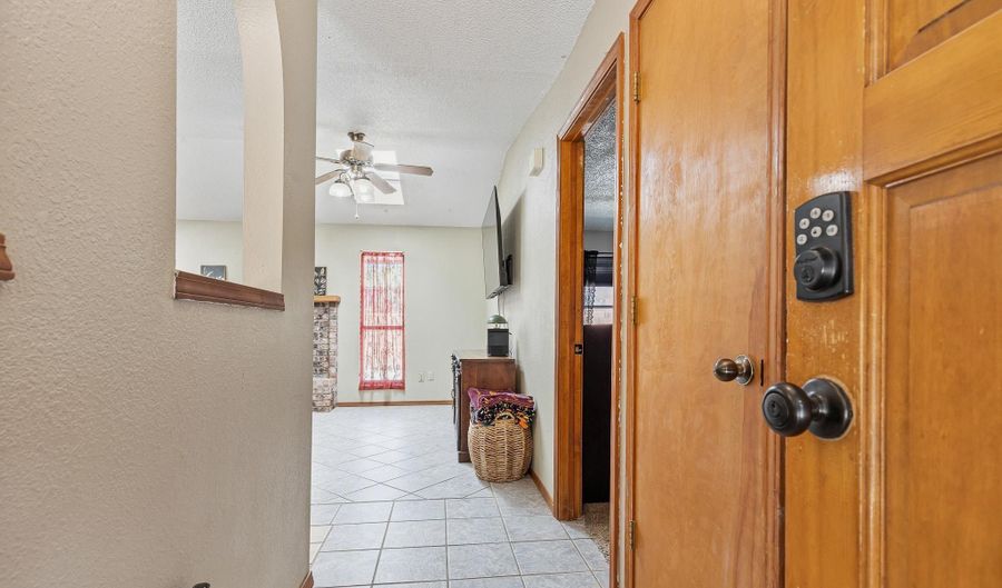 2213 Desert Pne, Alamogordo, NM 88310 - 3 Beds, 2 Bath