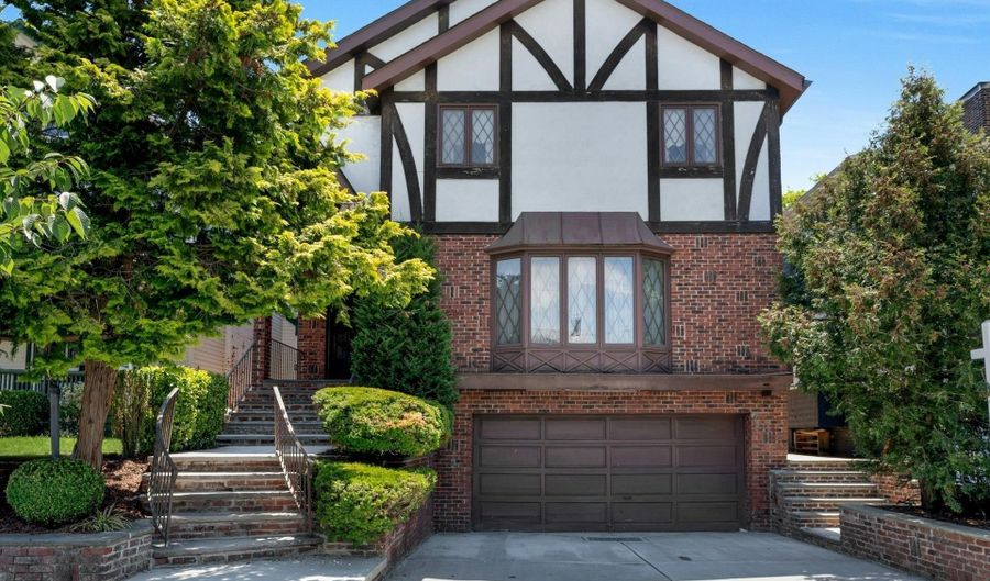 46 AVENUE B, Bayonne, NJ 07002 - 4 Beds, 4 Bath