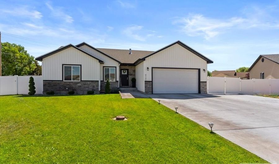 9740 N Jessie Ave, Idaho Falls, ID 83401 - 3 Beds, 2 Bath
