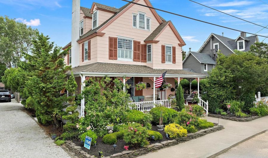 109 CENTRE St, Beach Haven, NJ 08008 - 8 Beds, 5 Bath