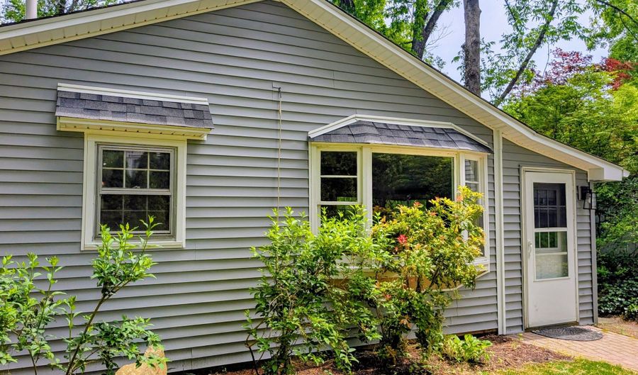 173 Daly Rd, Coventry, CT 06238 - 2 Beds, 1 Bath