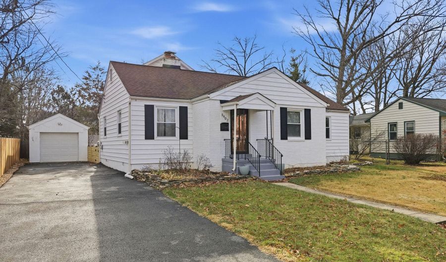 5402 S 12TH St S, Arlington, VA 22204 - 5 Beds, 2 Bath