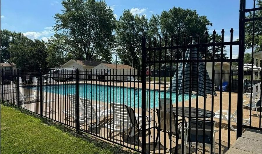 160 Cumberland Park Ct G, Ballwin, MO 63011 - 3 Beds, 2 Bath