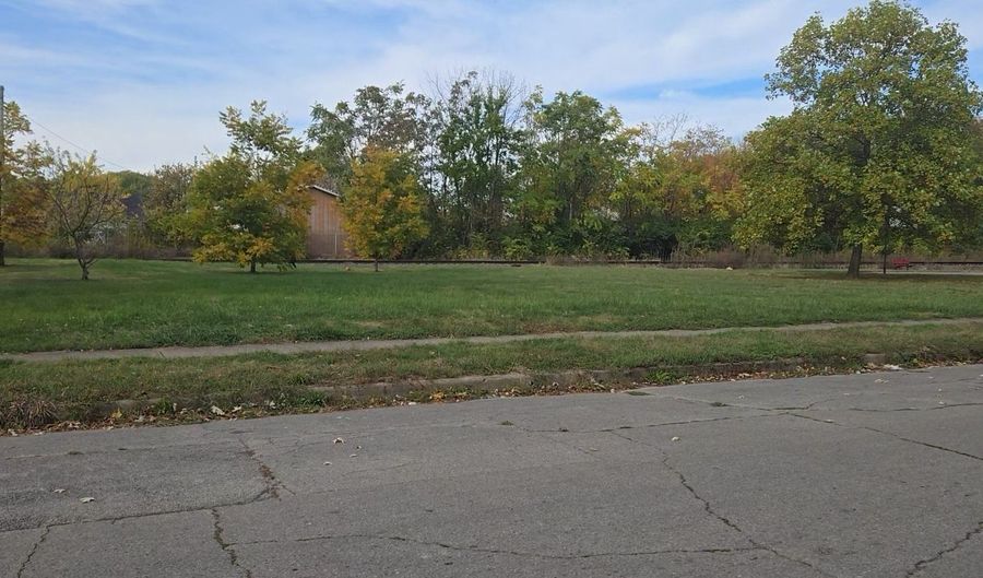 1827 Walnut St, Anderson, IN 46016 - 0 Beds, 0 Bath