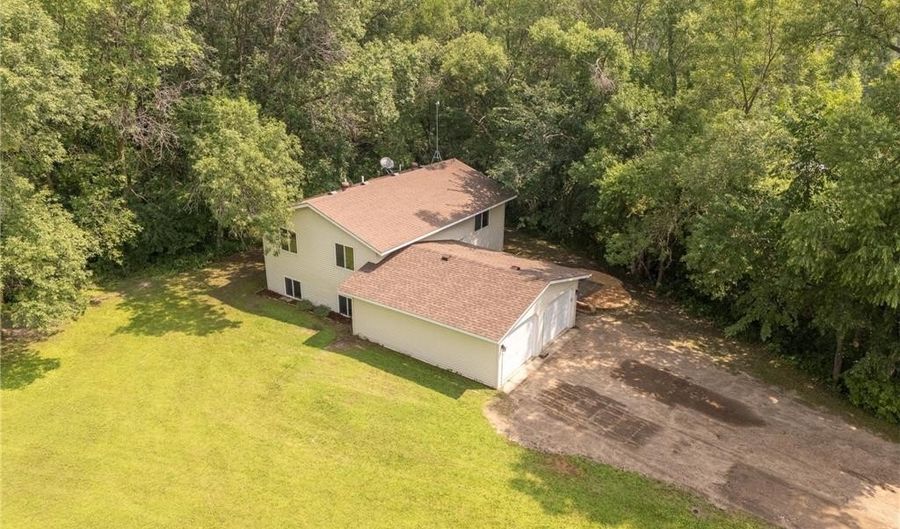 1004 Thomas Dr NE, Alexandria, MN 56308 - 4 Beds, 2 Bath