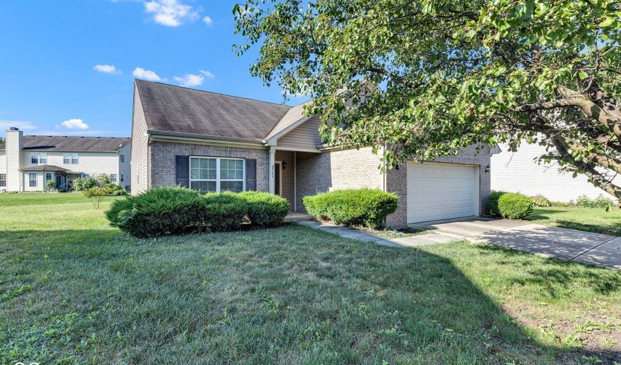 2349 Cole Wood Cir, Indianapolis, IN 46239 - 3 Beds, 2 Bath