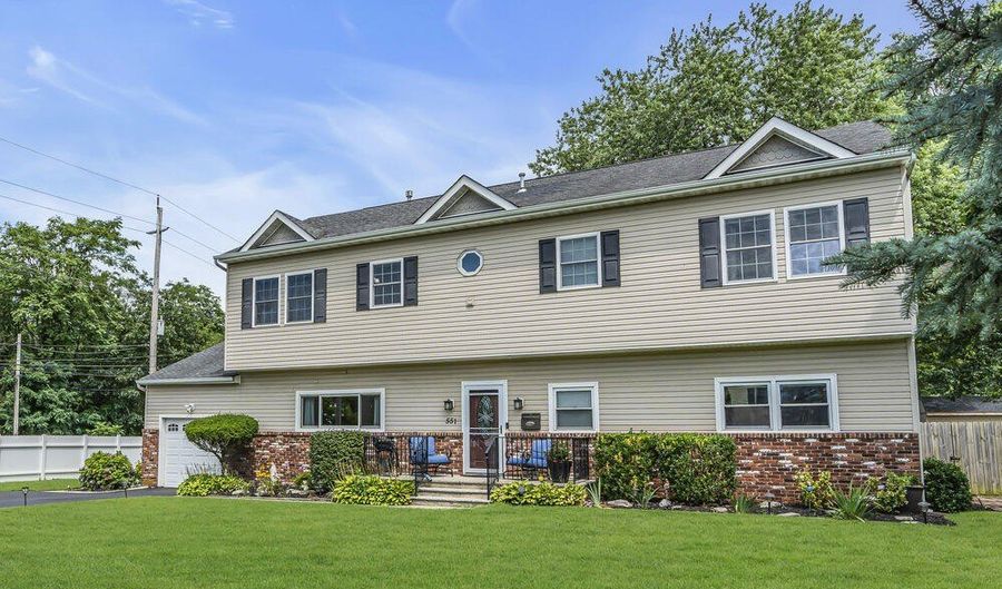 551 Chester Pkwy, Belford, NJ 07718 - 5 Beds, 3 Bath