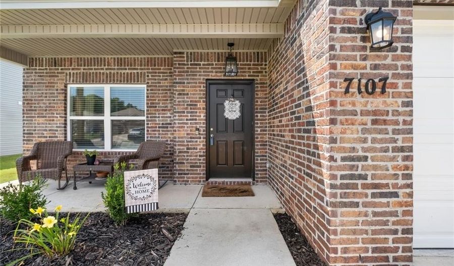 7107 Chestnut Hill Rd, Bentonville, AR 72713 - 5 Beds, 4 Bath