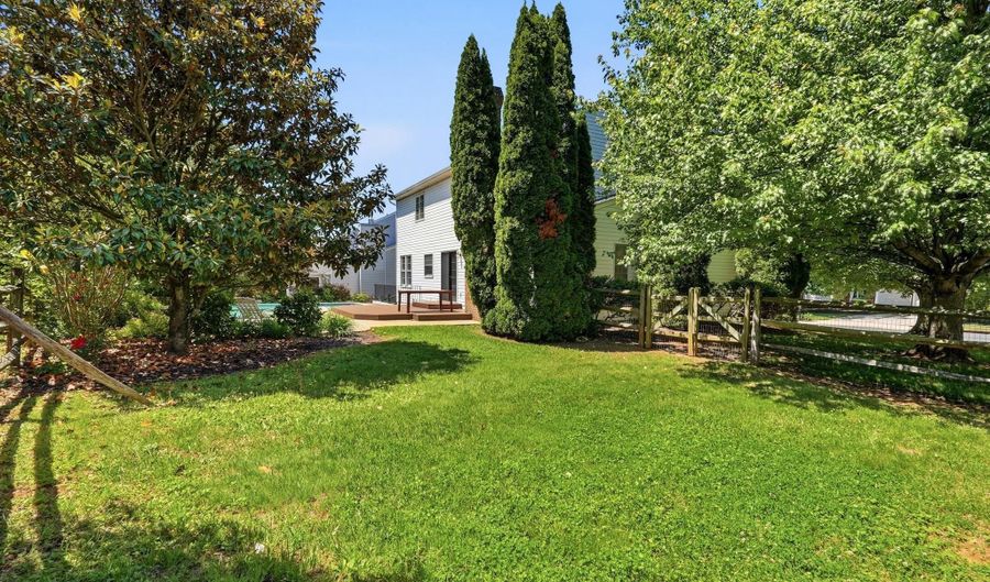 707 ATHLONE Dr, Bel Air, MD 21014 - 4 Beds, 3 Bath