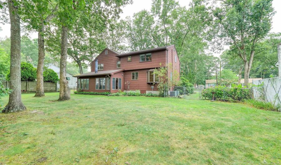 718 Blenheim Ave, Absecon, NJ 08201 - 5 Beds, 3 Bath