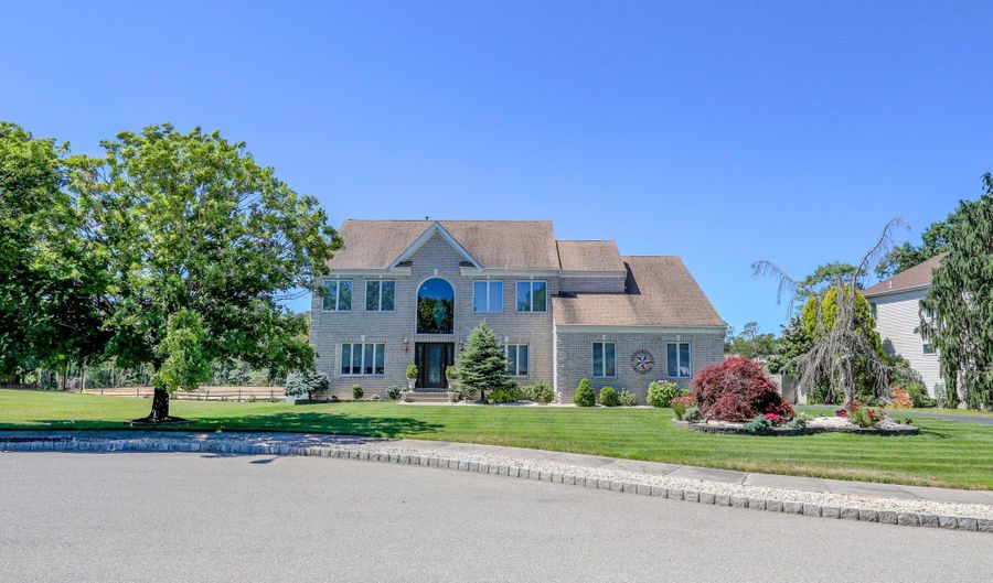 24 Orsaf Ln, Bayville, NJ 08721 - 4 Beds, 3 Bath