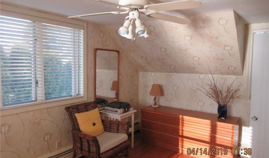160 Col John Gardner Rd, Narragansett, RI 02882 - 3 Beds, 2 Bath