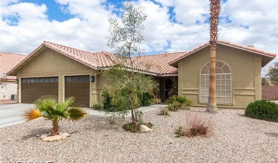 10058 Saint Augustine St, Las Vegas, NV 89183 - 4 Beds, 2 Bath