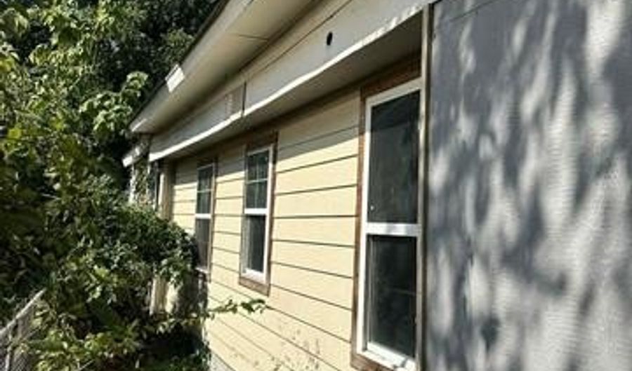 802 Northwest, Ardmore, OK 73401 - 3 Beds, 1 Bath